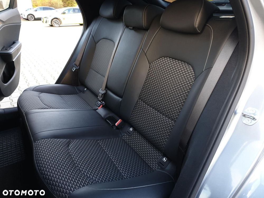 Kia XCeed 1.5 T-GDI Business Line DCT - 16