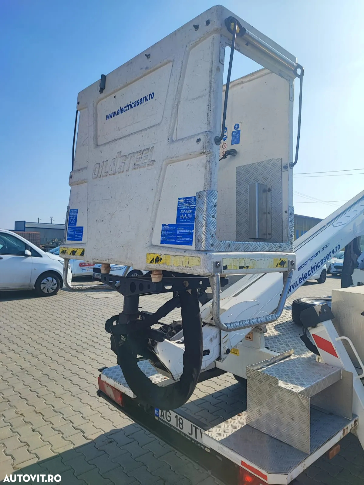 Ford Transit 4x4 echipat cu nacela Oil Steel de 14M - 14