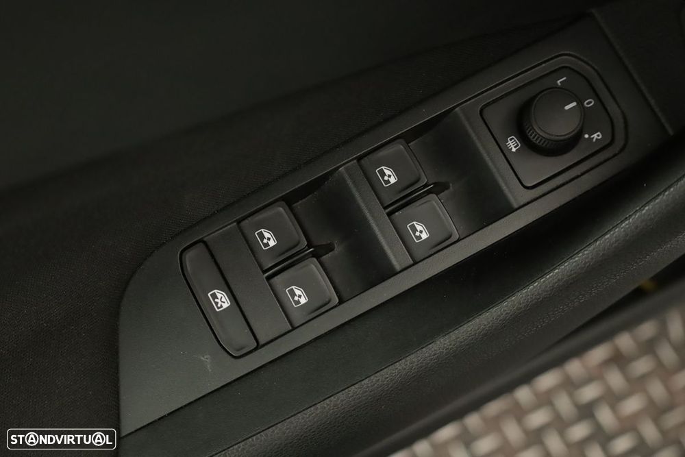 Skoda Kamiq 1.0 TSI Selection DSG - 19