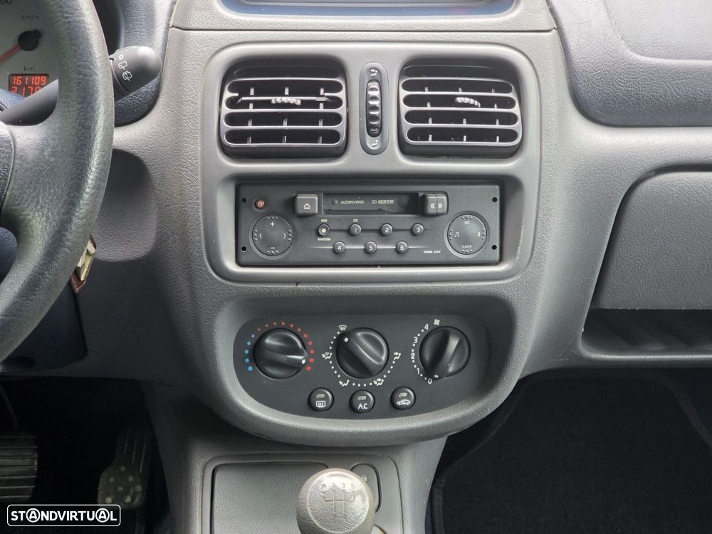 Renault Clio 1.2 Expression - 10
