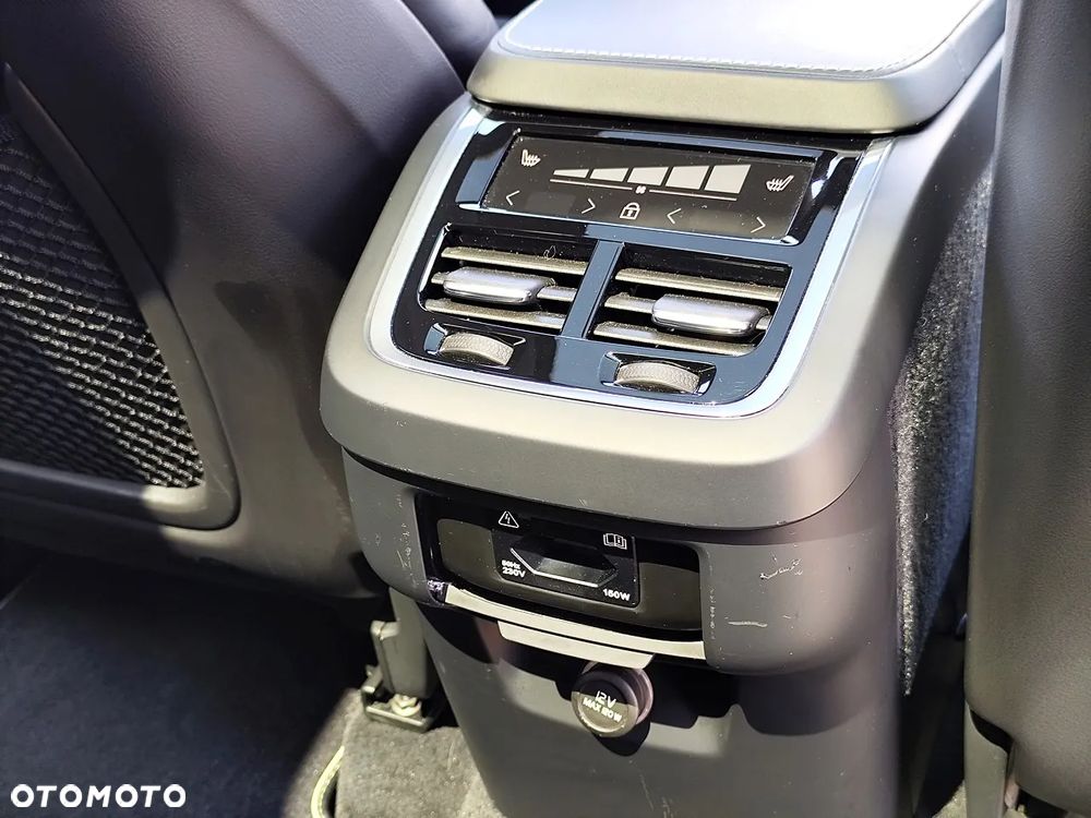 Volvo XC 90 D5 SCR AWD R-Design 7os - 10