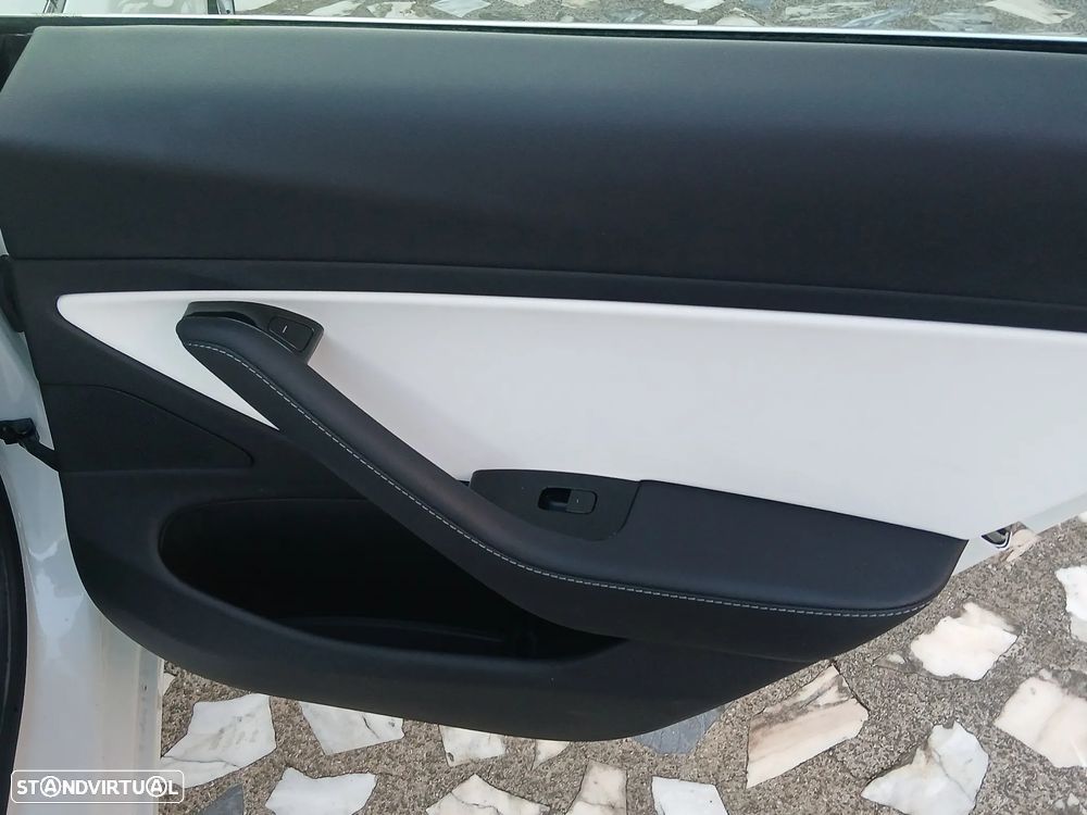 Tesla Model 3 Long Range AWD Dual Motor - 23