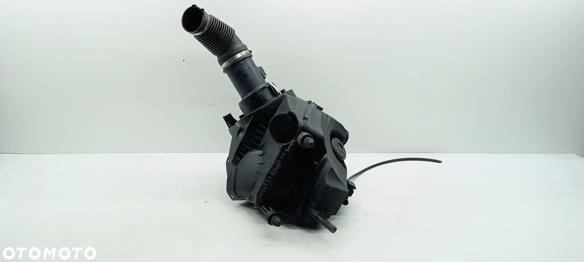 OBUDOWA FILTRA POWIETRZA AUDI A6 C6  059133835E - 1