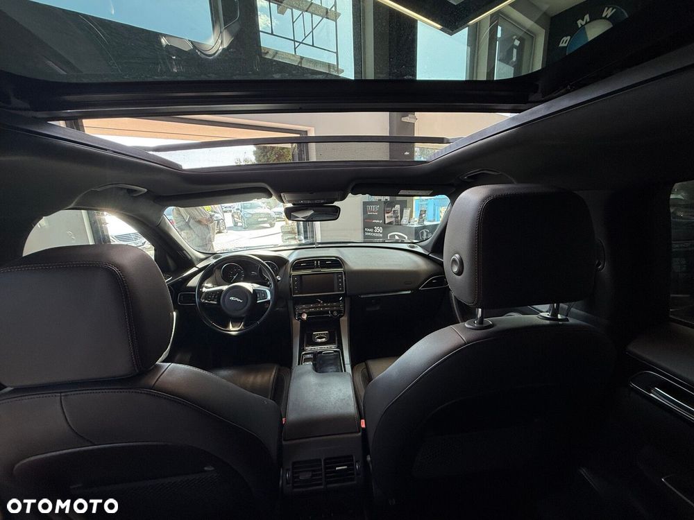 Jaguar F-Pace - 18