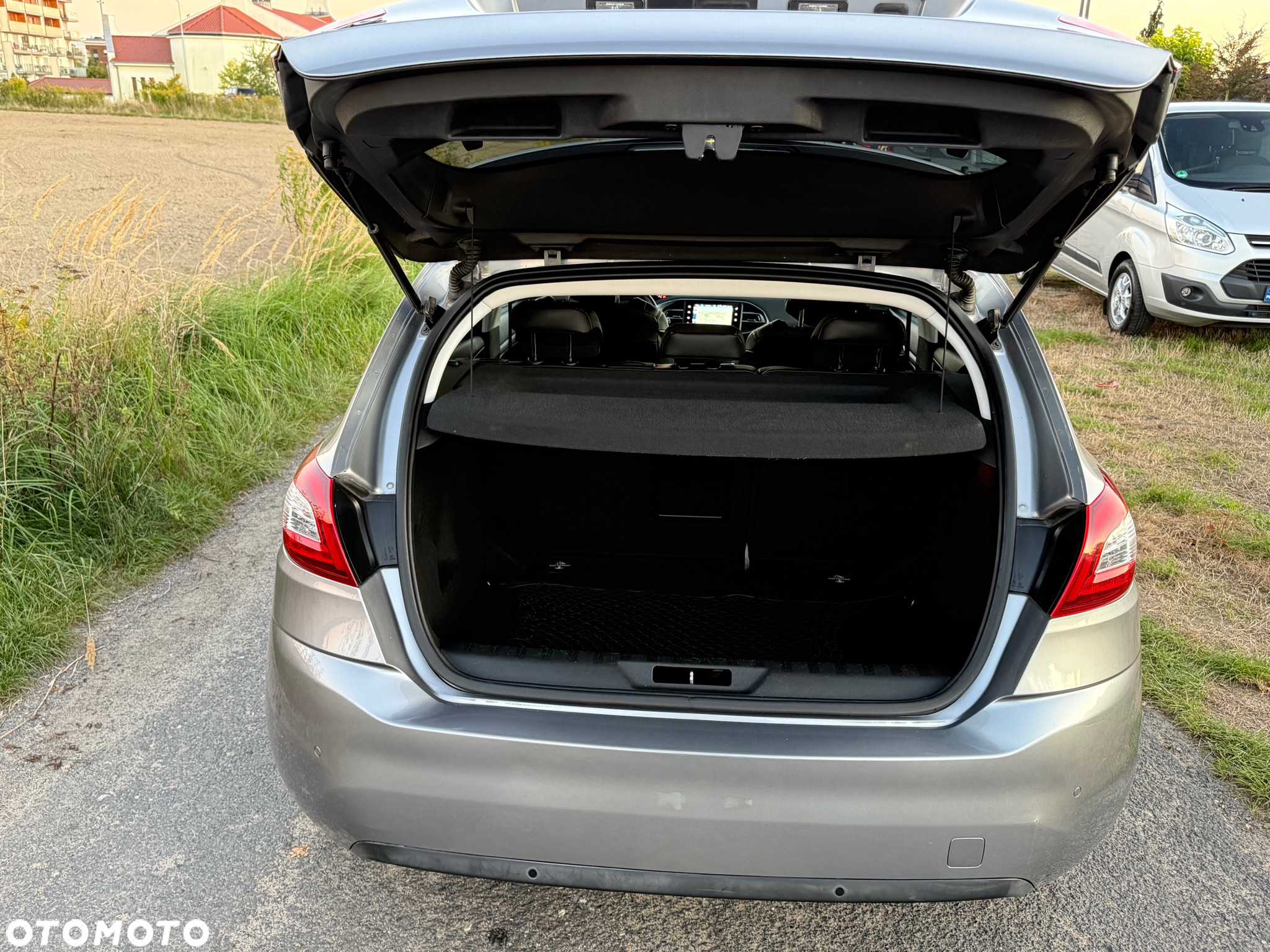 Peugeot 308 1.6 e-HDi Allure S&S - 24