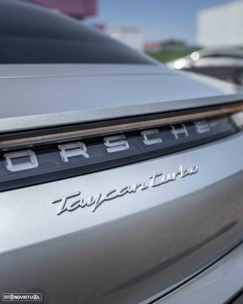 Porsche Taycan Turbo - 17