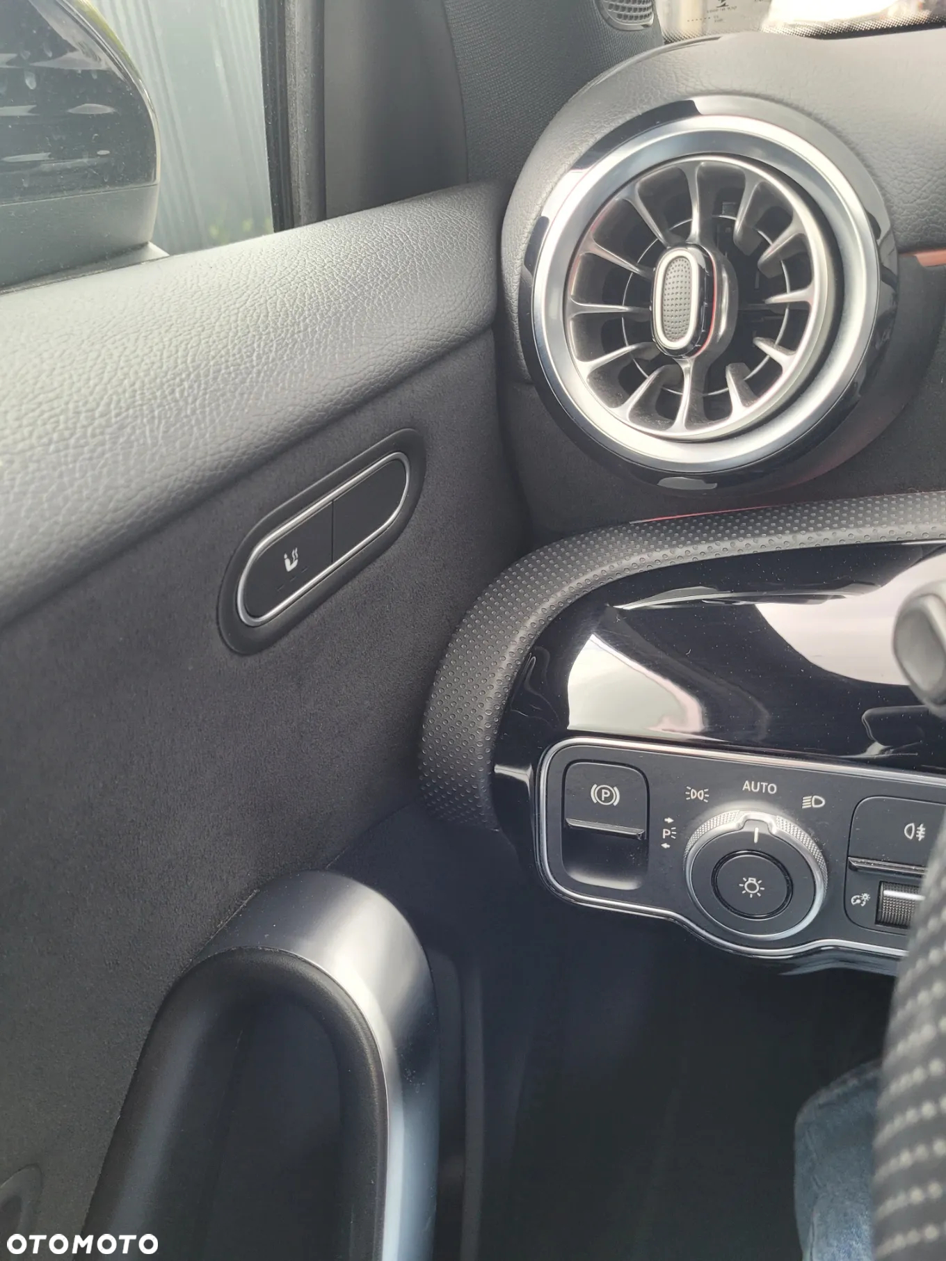 Mercedes-Benz Klasa A 200 AMG Line 7G-DCT - 19