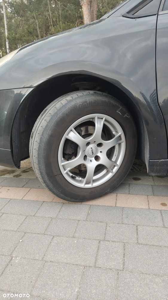 Citroën C4 1.4 16V X - 24