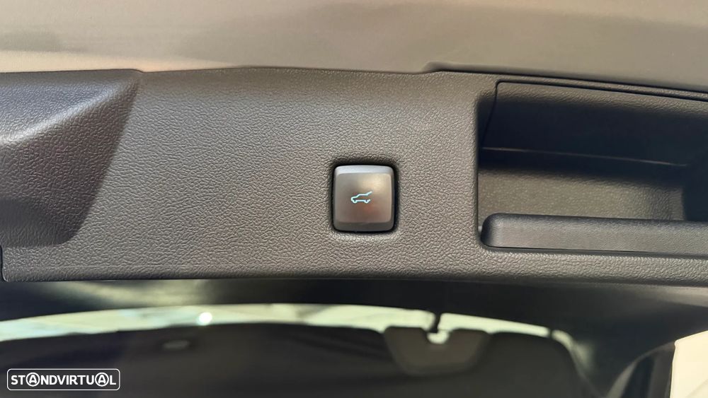 Ford Kuga 1.5 EcoBoost ST-Line X - 4