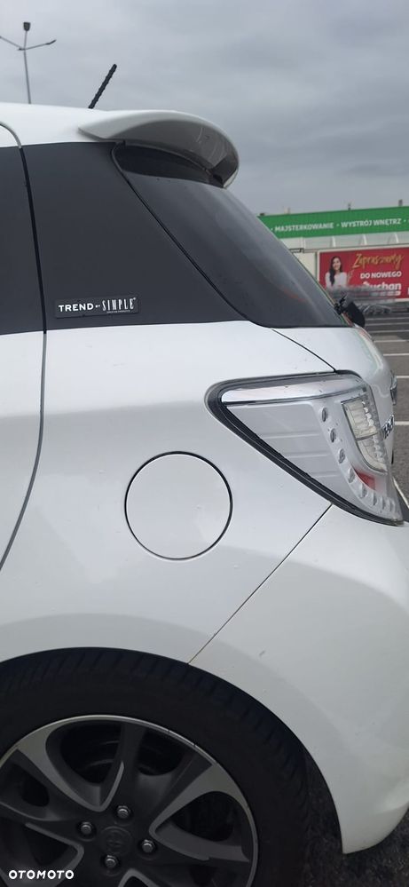 Toyota Yaris 2013 photo 3