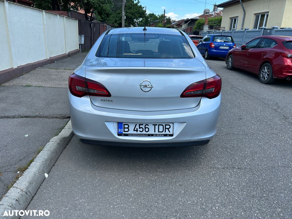 Opel Astra 1.4 ECOTEC Essentia - 9