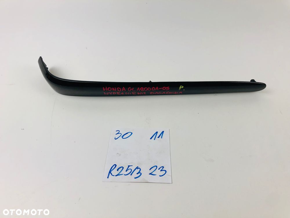 Honda GL 1800 01-05 wypełnienie bagażnika listwa prawa - 1