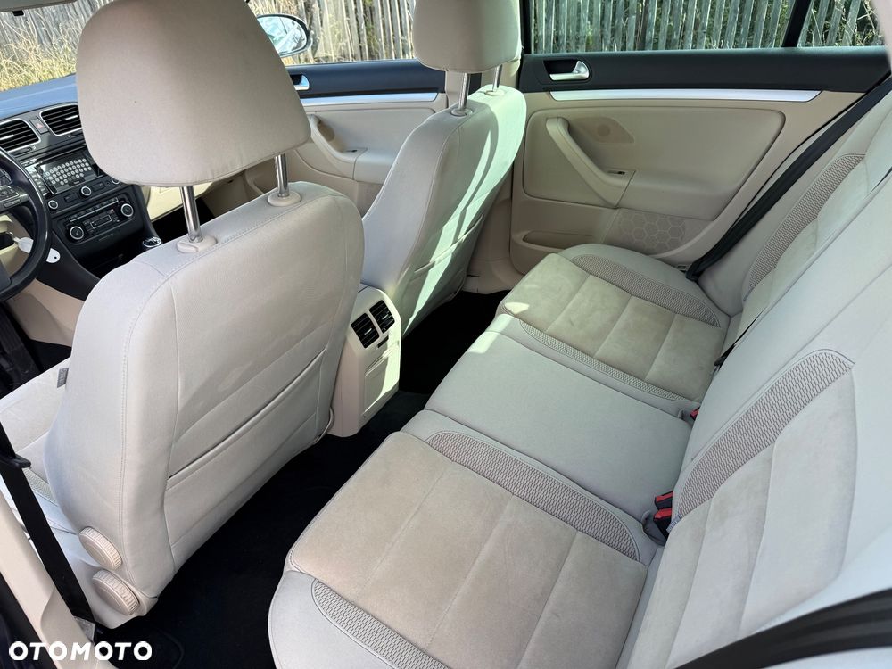 Volkswagen Golf - 23