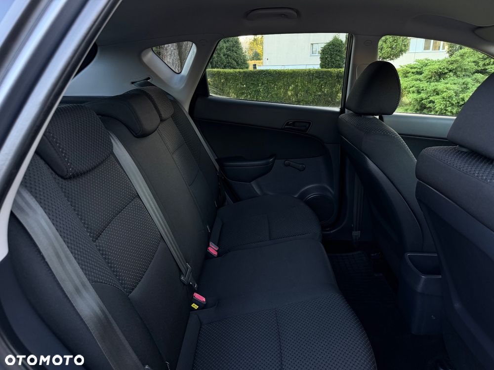 Hyundai i30 1.4 FIFA WM Edition - 8