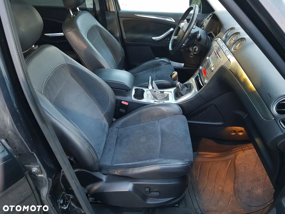 Ford Galaxy 2.2 TDCi DPF Titanium - 15