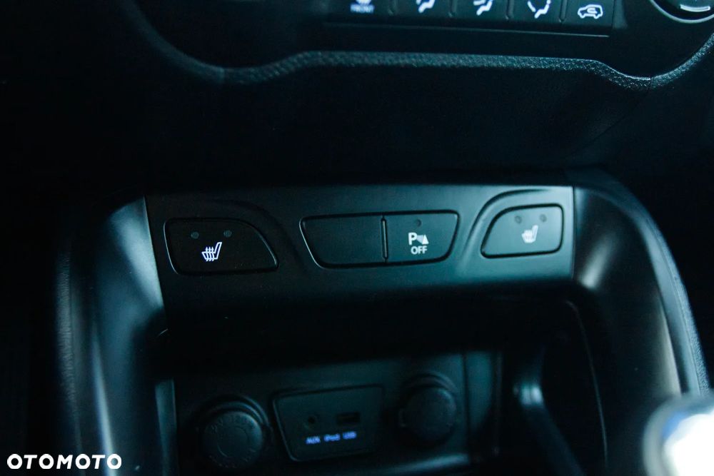 Hyundai ix35 1.7 CRDi 2WD blue Finale Silver - 23