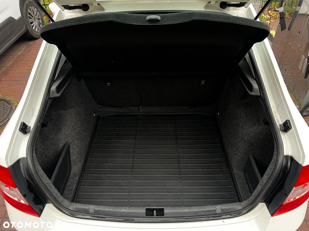 Skoda RAPID Spb 1.4 TSI Ambition Max DSG - 21