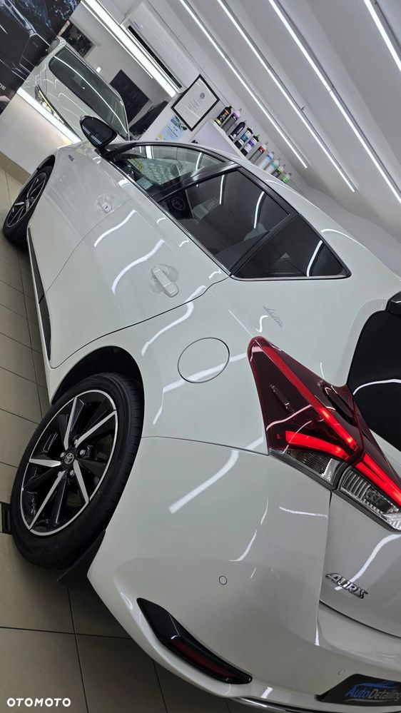 Toyota Auris Hybrid 135 Selection - 30