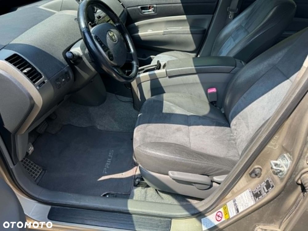 Toyota Prius 1.5 VVT-i Sol - 12