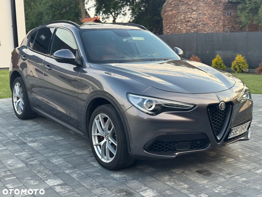Alfa Romeo Stelvio 2.0 Turbo 16V AT8-Q4 Veloce Ti - 3