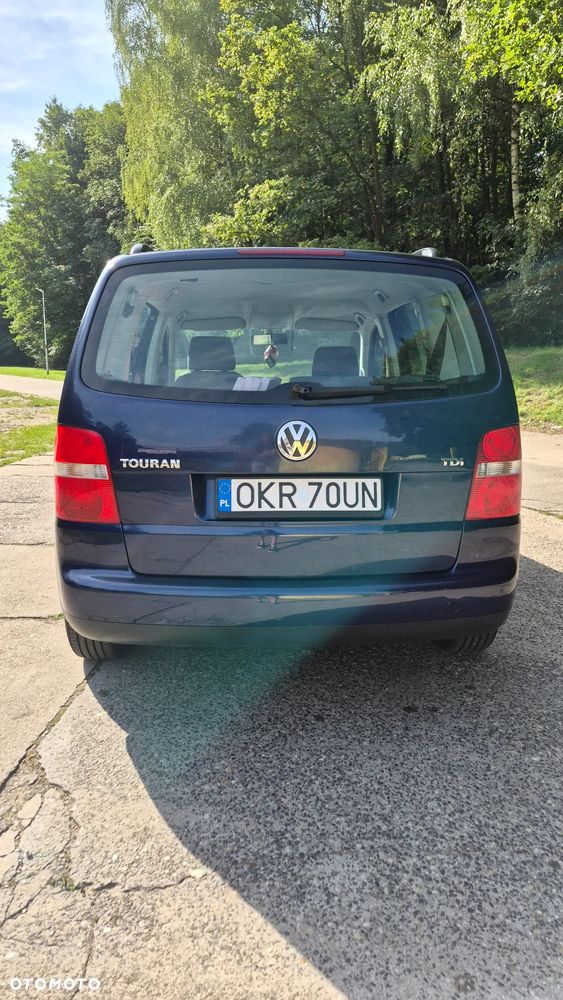Volkswagen Touran - 10