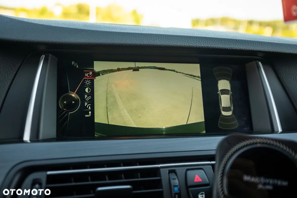 BMW Seria 5 530d Luxury Line - 28
