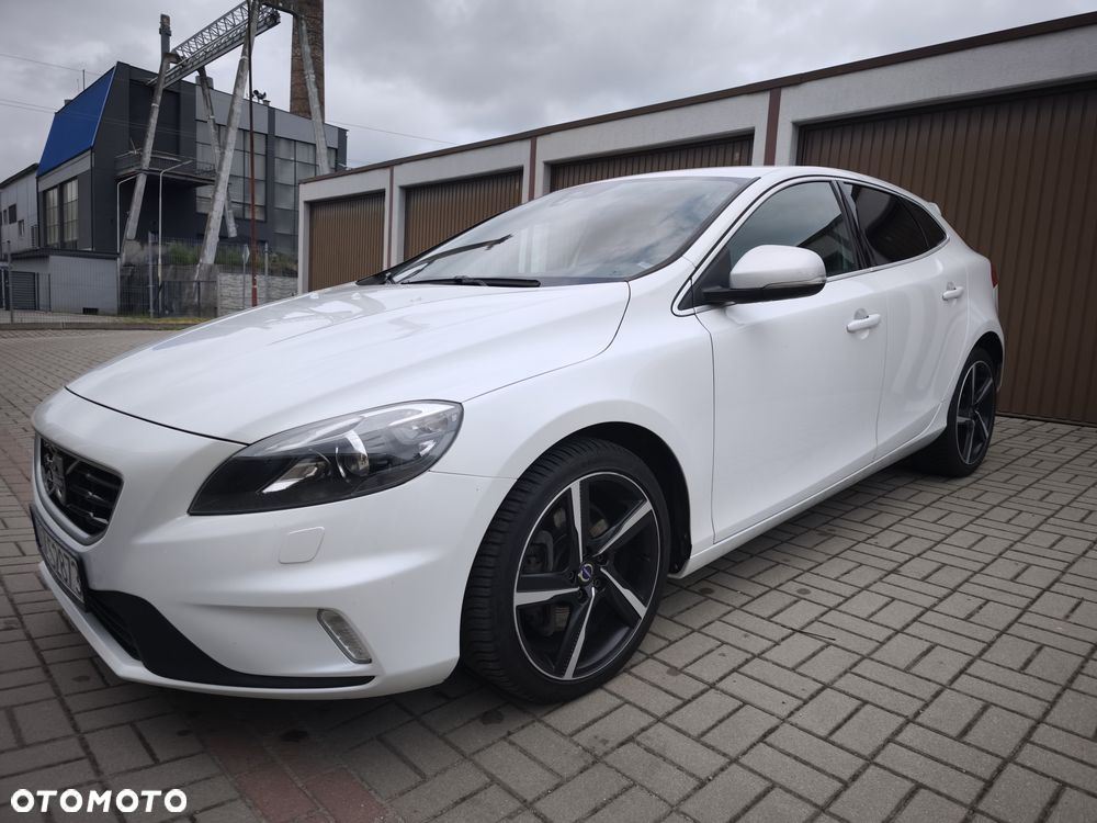 Volvo V40 D4 RDesign - 1