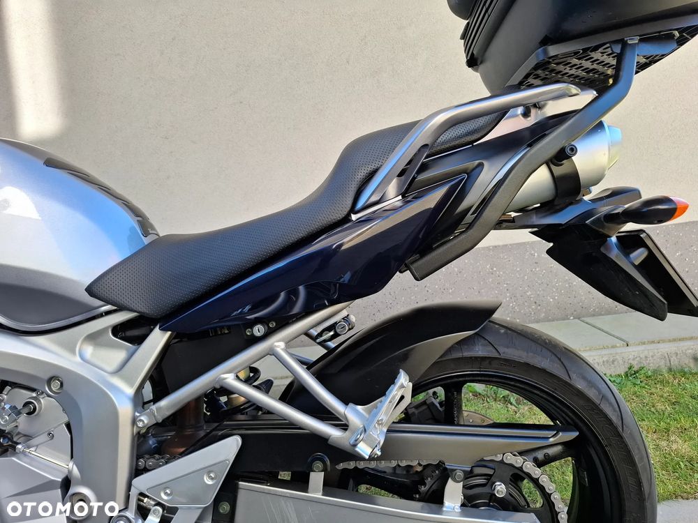 Yamaha FZ6 - 18