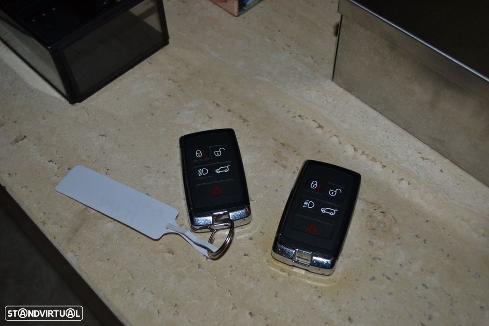 Land Rover Range Rover Evoque 1.5 P300e AWD SE Auto - 52