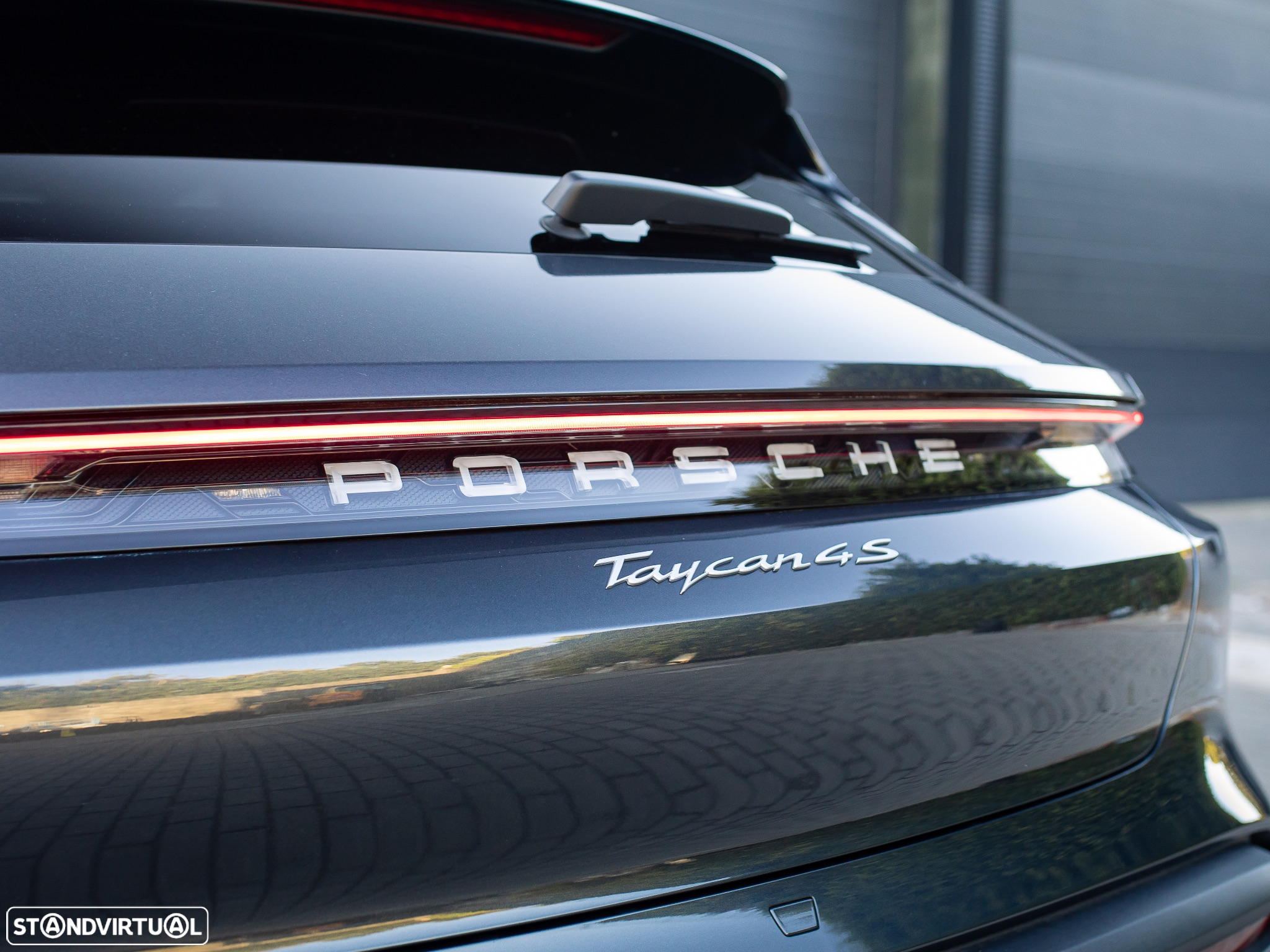 Porsche Taycan Cross Turismo 4S - 21