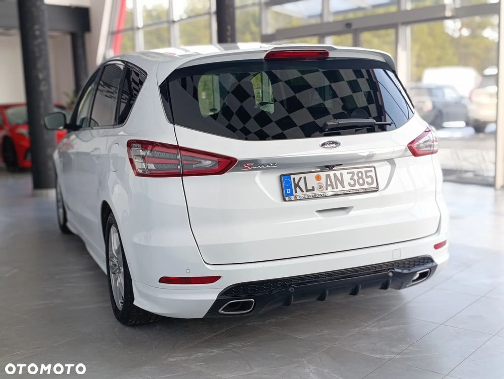 Ford S-Max - 13