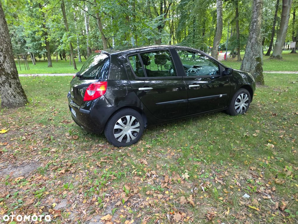 Renault Clio 1.6 16V Expression - 5