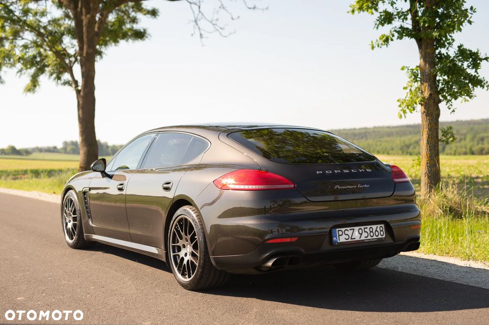 Porsche Panamera Turbo Executive - 8