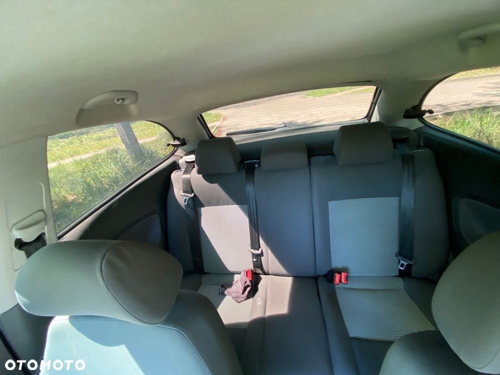 Seat Ibiza SC 1.4 16V Style - 12