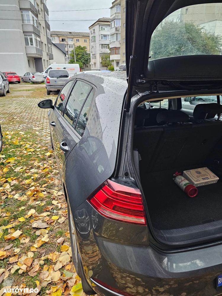 Volkswagen Golf - 2