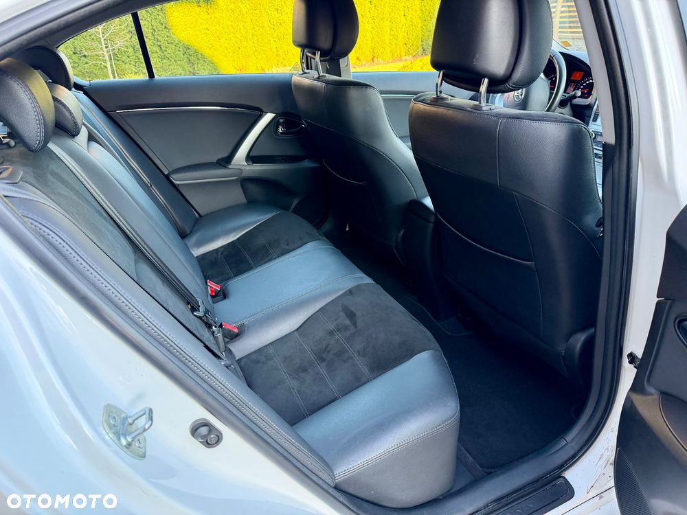 Toyota Avensis 1.8 Sol NAVI - 25