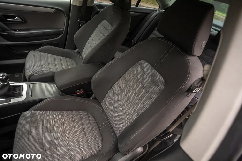 Volkswagen Passat CC 2.0 TDI - 17