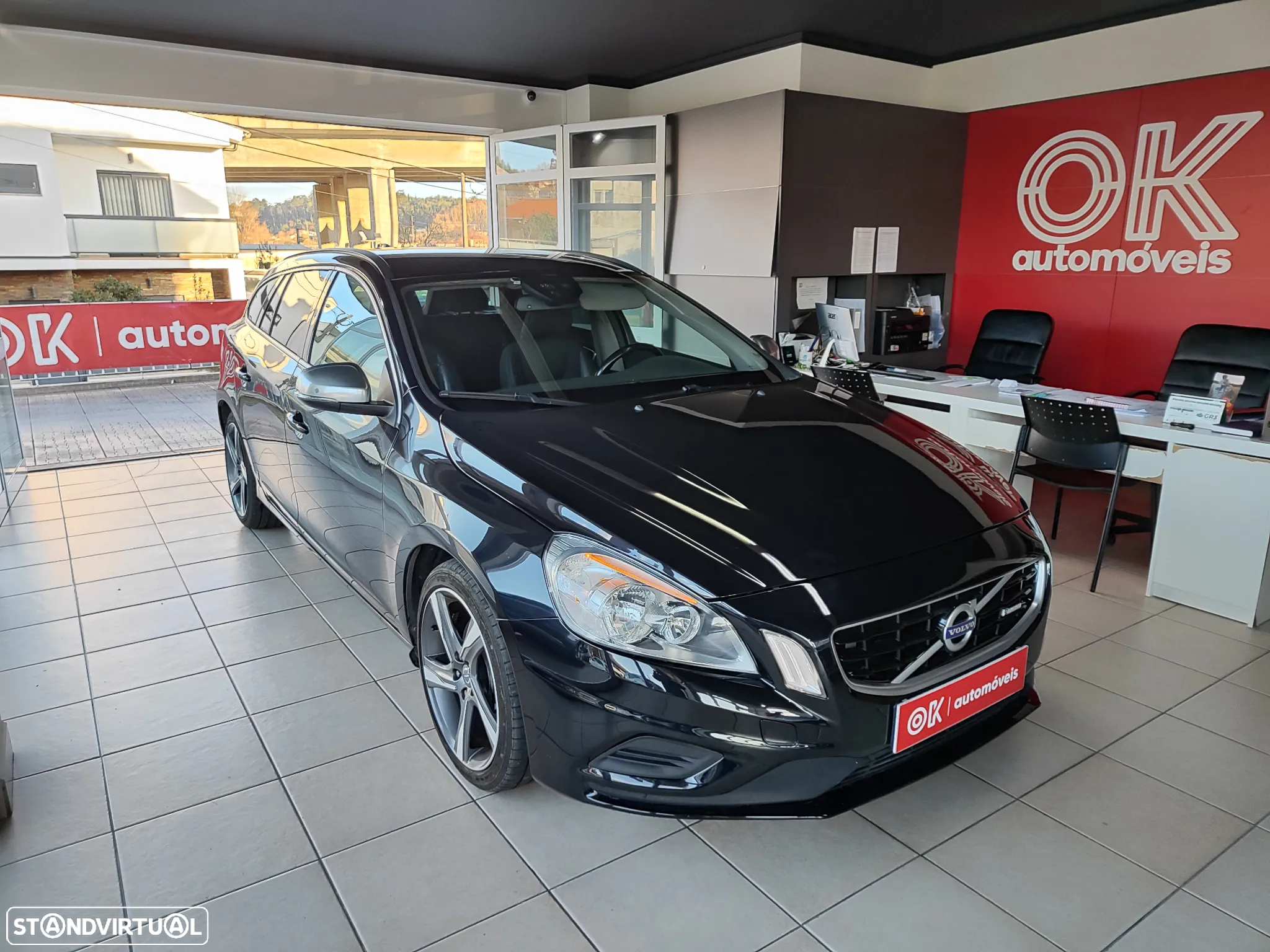Volvo V60 2.0 D3 R-Design Start/Stop - 3