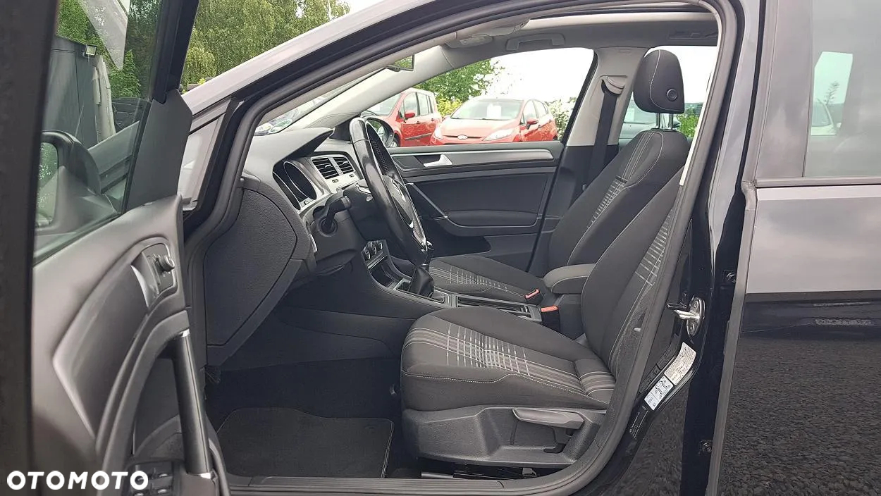 Volkswagen Golf Variant 2.0 TDI BlueMotion Technology Lounge - 25