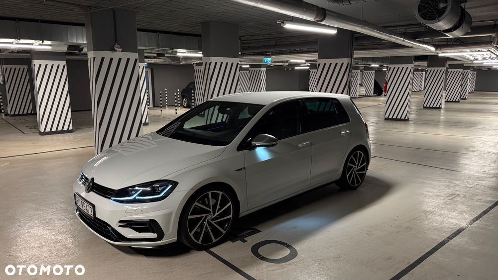 Volkswagen Golf - 2