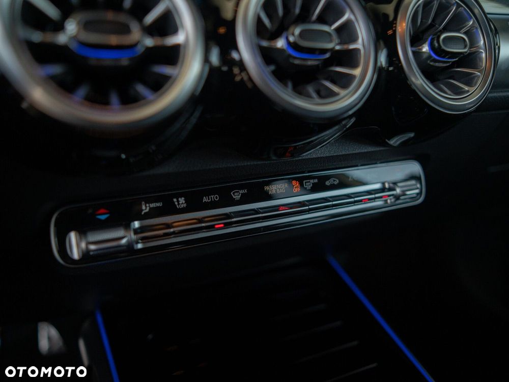 Mercedes-Benz GLB 220 mHEV 4-Matic AMG Line 8G-DCT - 29