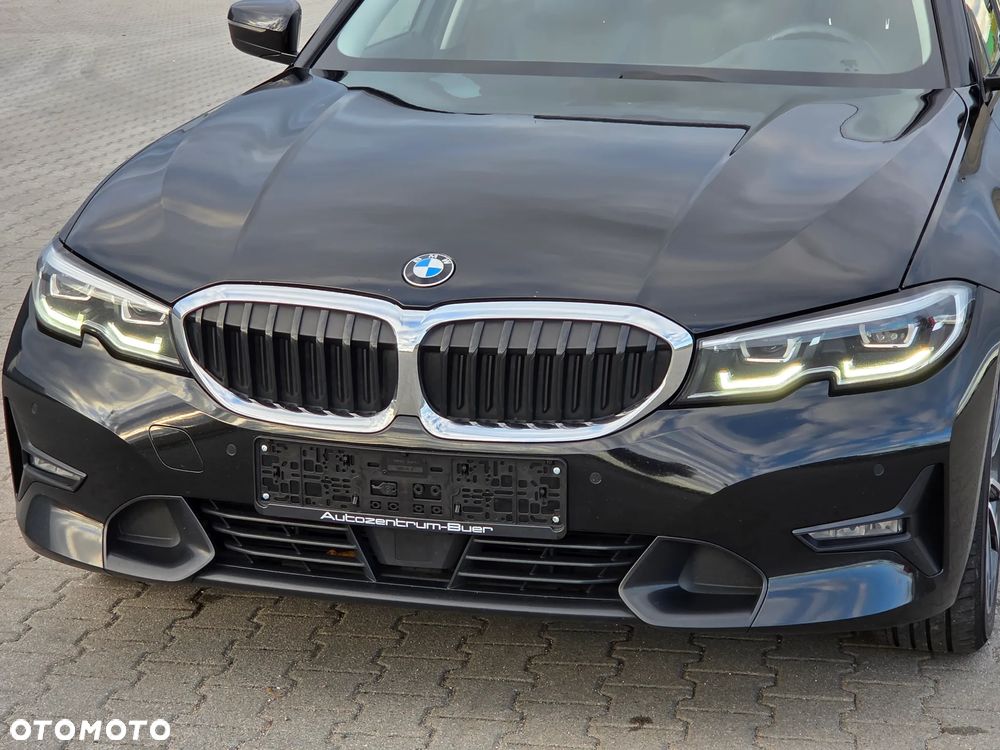 BMW Seria 3 320d Luxury Line sport - 13