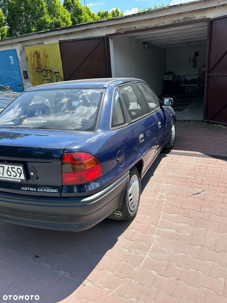 Opel Astra 1.4 GL - 19