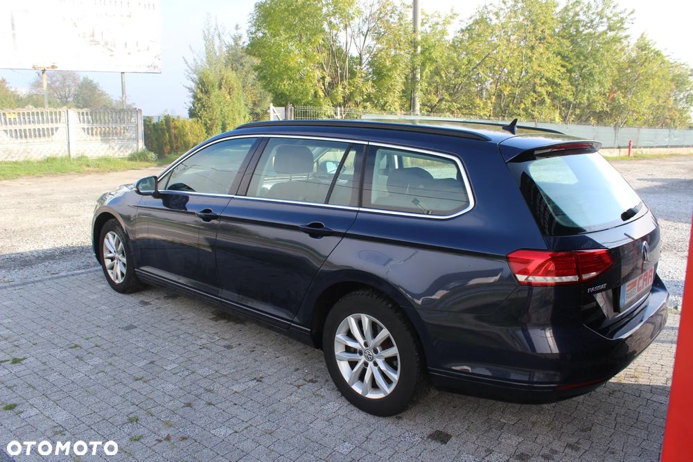 Volkswagen Passat Variant 1.6 TDI SCR DSG Comfortline - 12