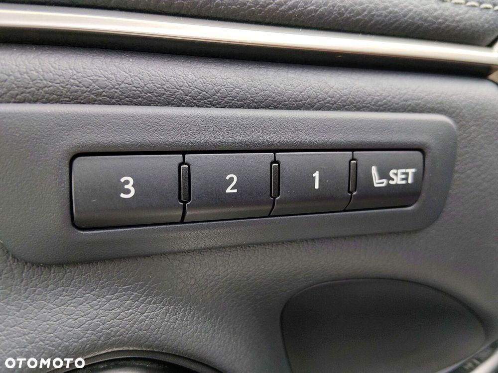 Lexus ES 300h F Sport - 25