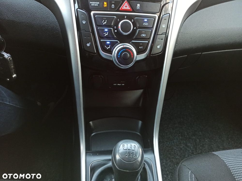 Hyundai i30 1.6 CRDi Comfort - 18