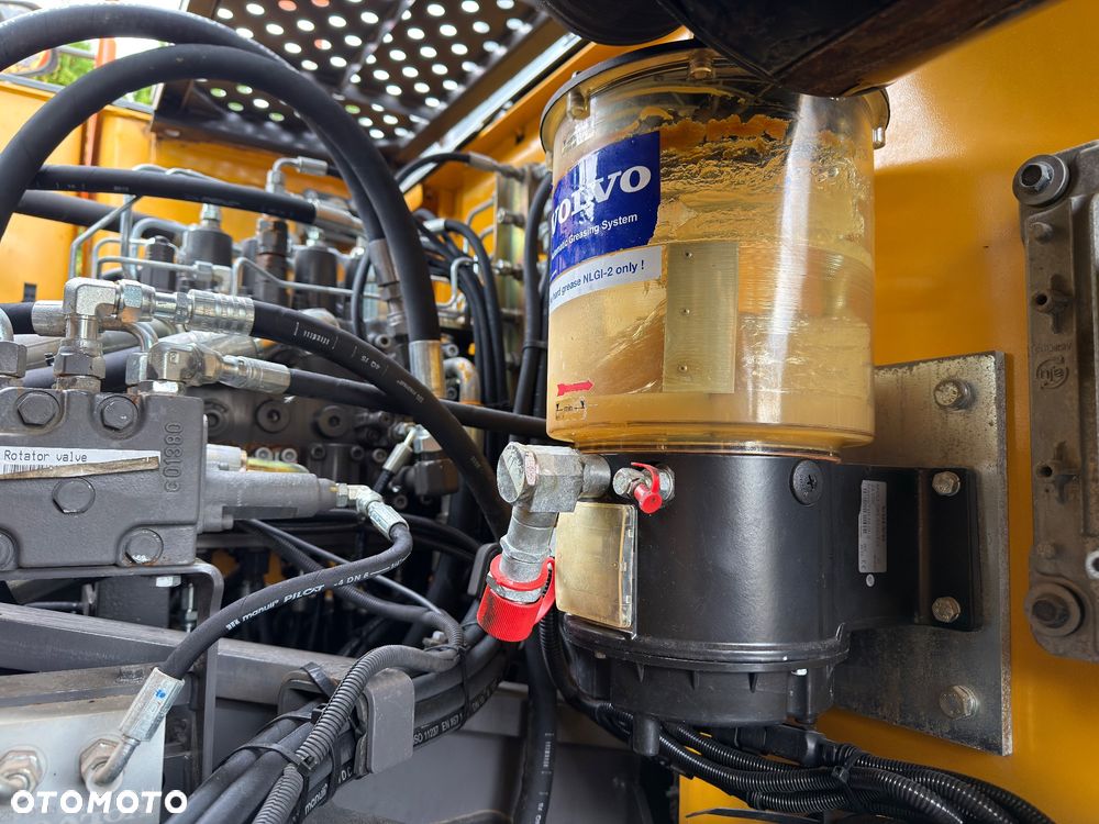 Volvo EC 220 EL - 23