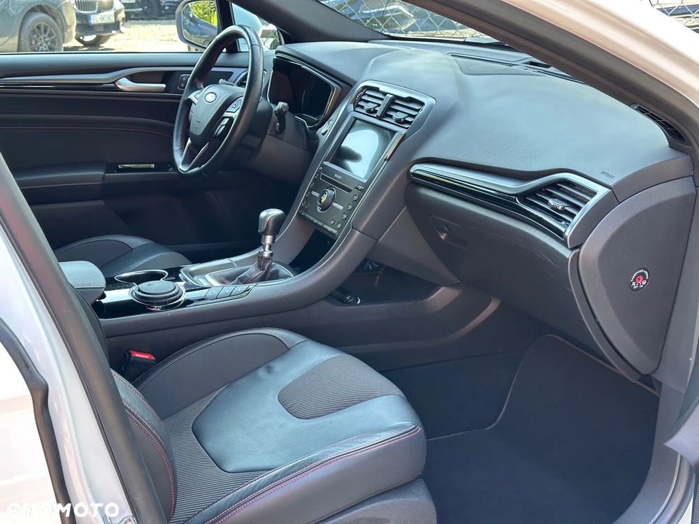 Ford Mondeo 1.5 EcoBoost ST-Line X - 34