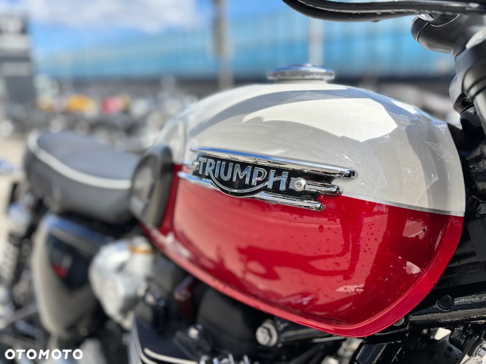 Triumph Bonneville - 18