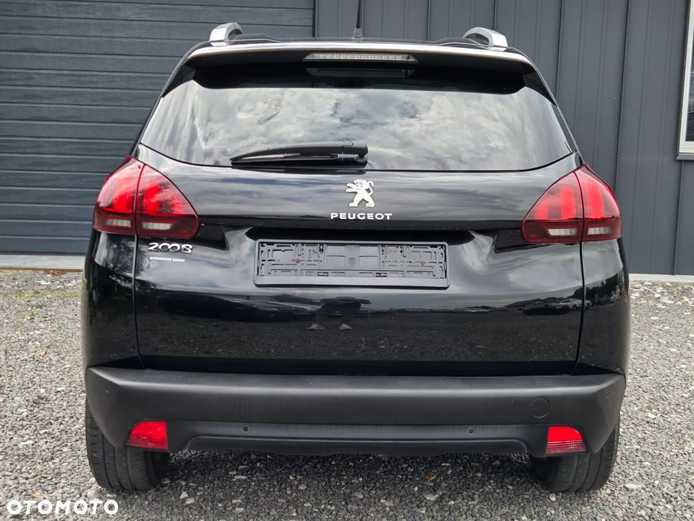 Peugeot 2008 1.2 Pure Tech Active S&S - 10